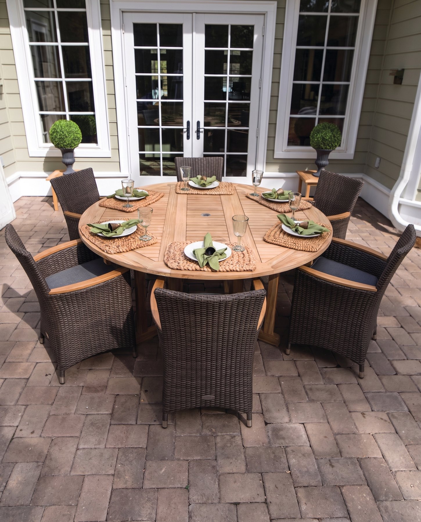 Royal Teak Collection 6 Foot Round Drop Leaf Table