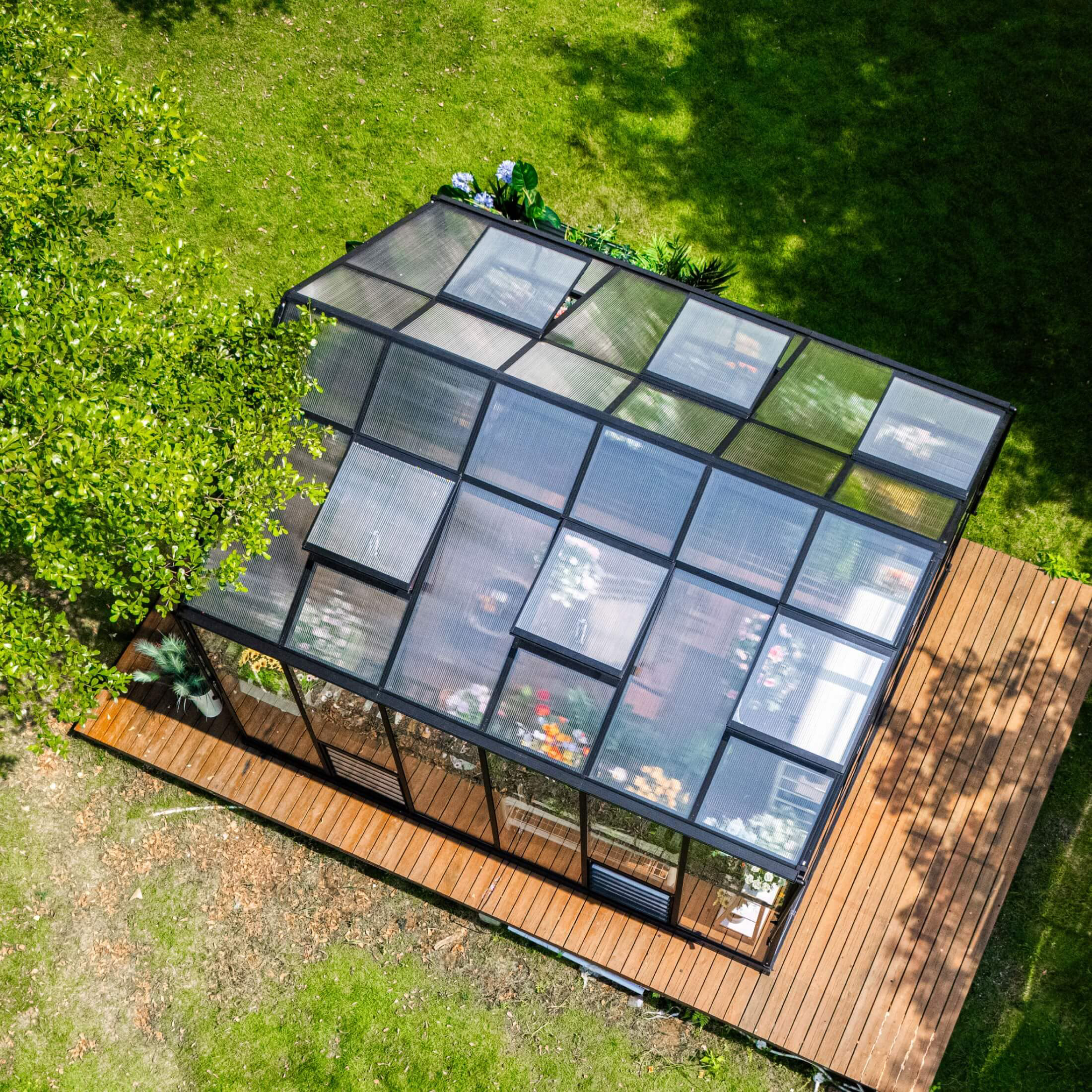 Vego Garden 12.5 x 20.5 Victorian Greenhouse Kit
