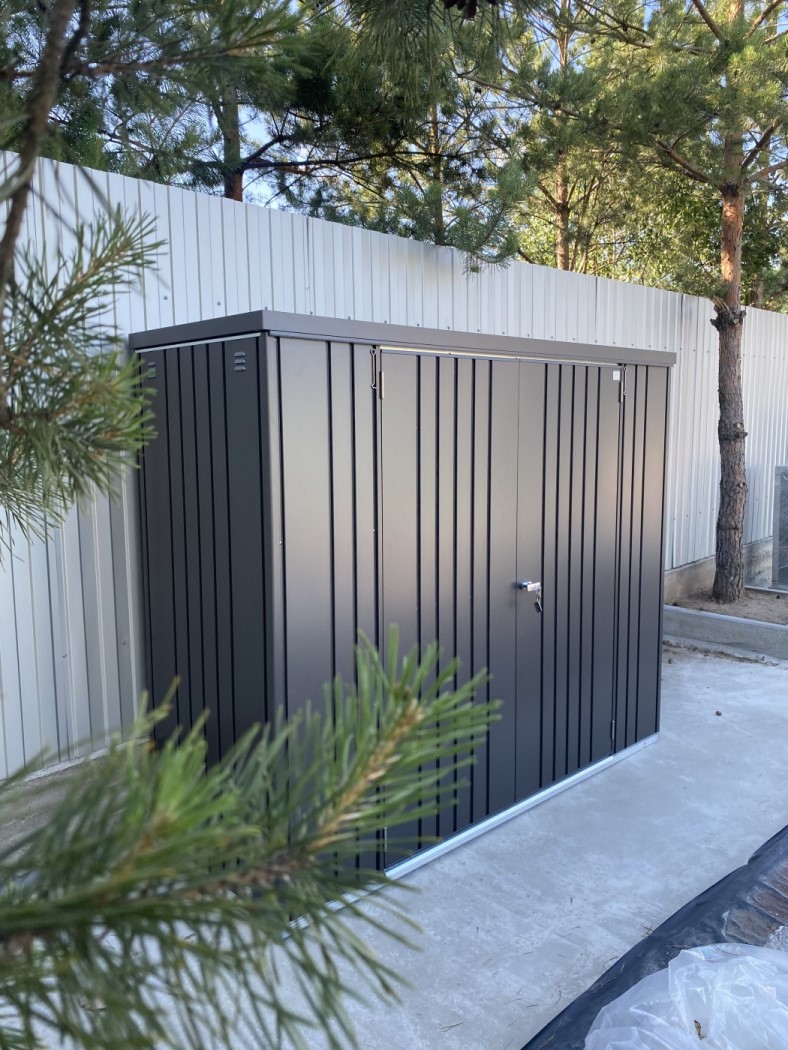 Biohort Dark Grey Steel Equipment Locker - 19 Square Foot