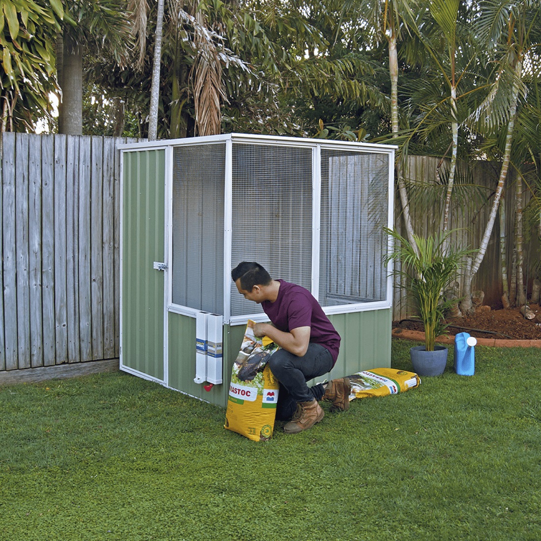 Absco 5 x 5 Foot Galvanized Steel Chicken Coop
