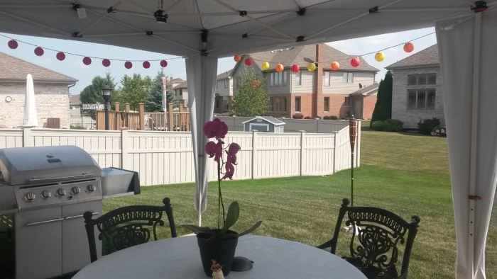 Undercover 10 x 20 Professional-Grade Aluminum Popup Shade Package with White Top