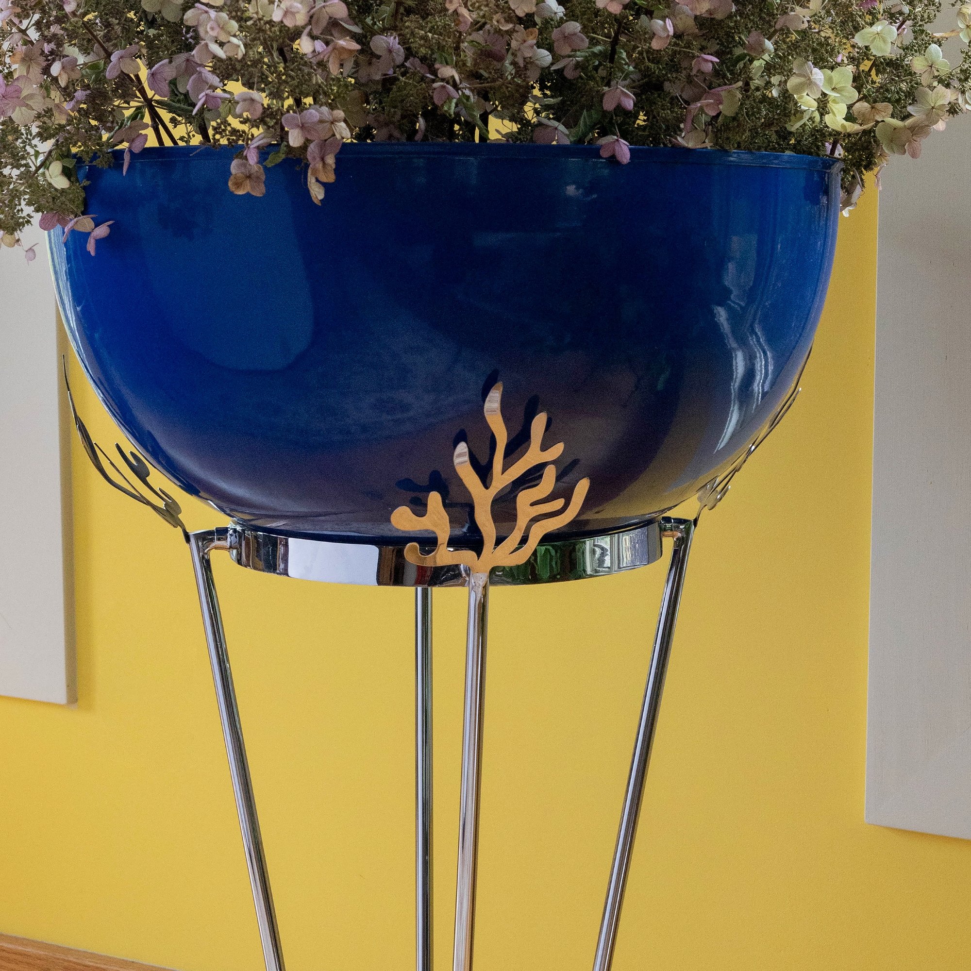 Achla 20 Inch Kazuyo Planter