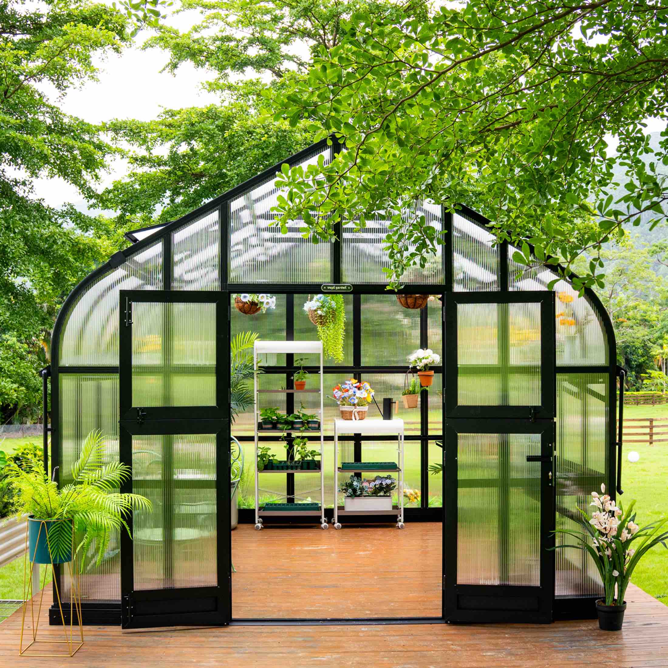 Vego Garden 10.5 x 12.5 Pacific Greenhouse Kit